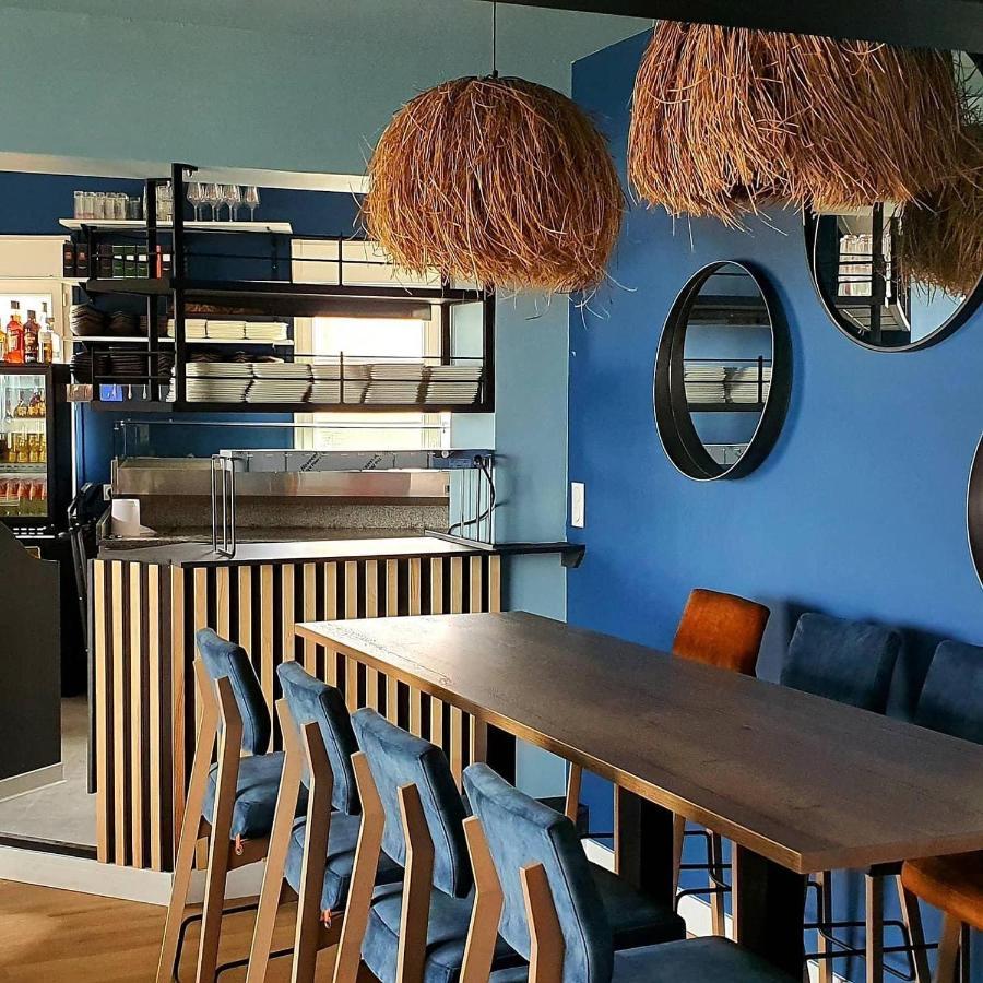 Hotel Restaurant L'Atelier Des Cousins Châtelaillon-Plage Eksteriør billede